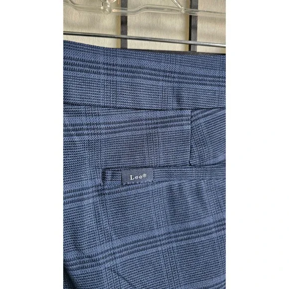 LEE Wrinkle Free Plaid Straight Leg Pants Women's Size 18 Short Blue Mid Rise - Picture 8 of 8